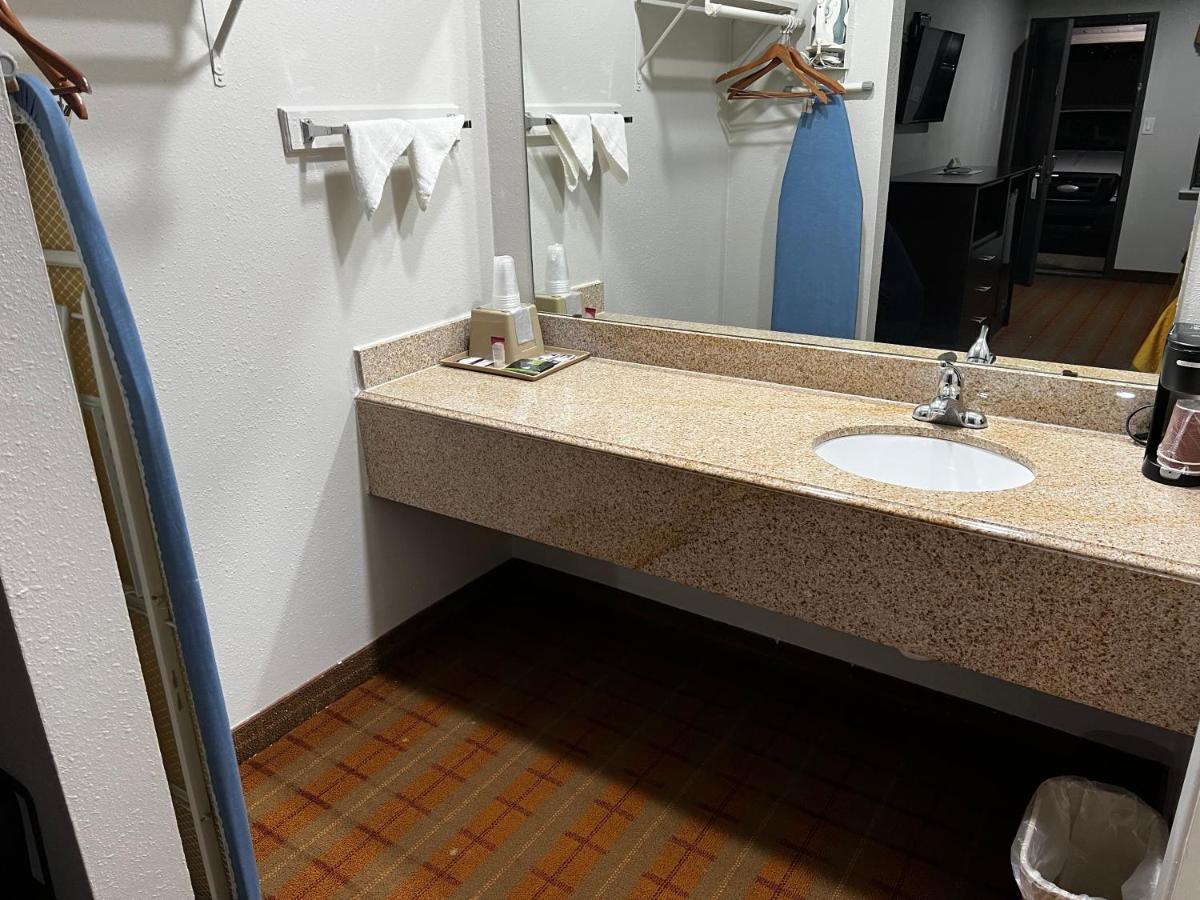 Economy Inn Ashdown מראה חיצוני תמונה
